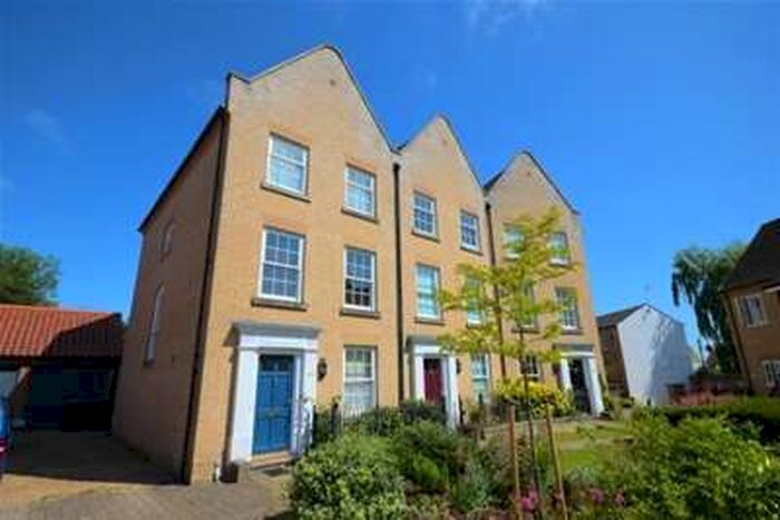 3 Bedroom Town House To Rent In Cardinals Way, Ely, CB7