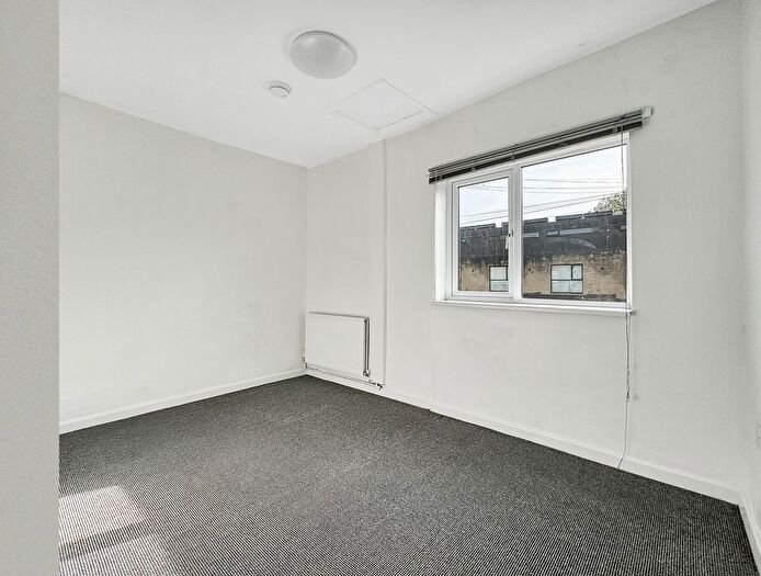 1 Bedroom Flat To Rent In Penhill Road, Cardiff, CF11