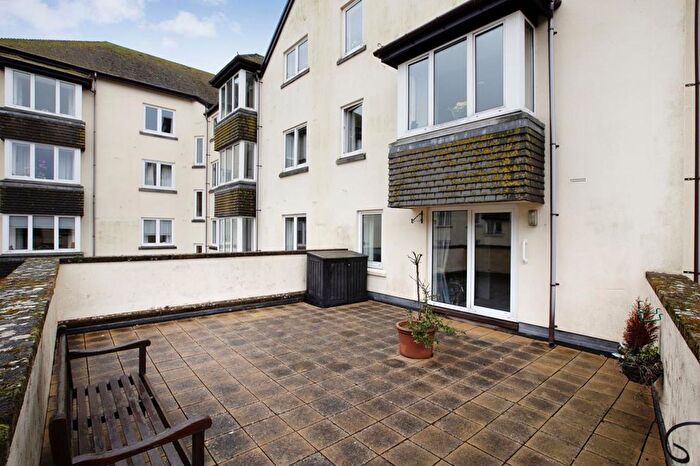 2 Bedroom Flat For Sale In Leander Court, Strand, Teignmouth, TQ14