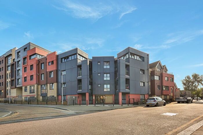 Garage / Parking To Rent In Bramley Crescent (Parking), Gants Hill, IG2