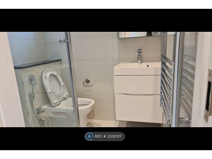 4 Bedroom Semi-Detached House To Rent In Brunswick Gardens, London, W5