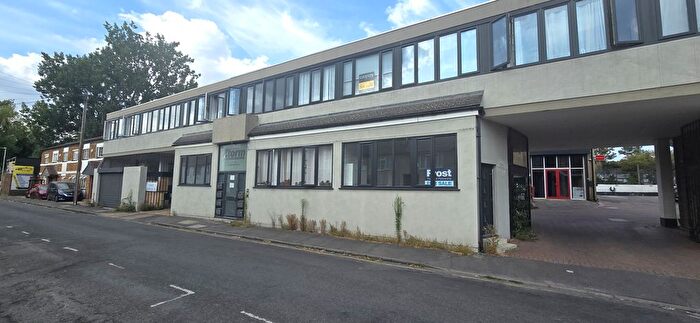 2 Bedroom Flat For Sale In Bentinck Road, West Drayton, UB7