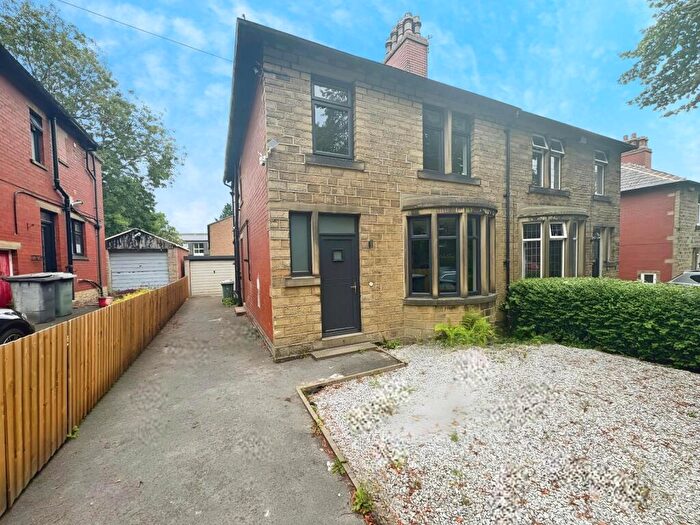 4 Bedroom Semi-Detached House To Rent In Lawrence Road, Marsh, Huddersfield, West Yorkshire, HD1