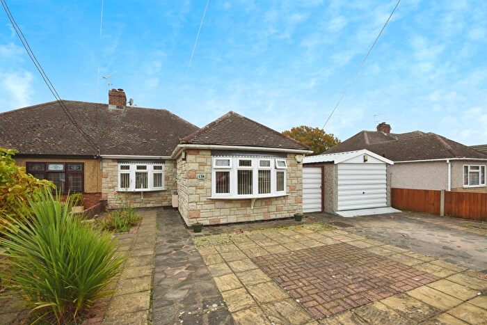 3 Bedroom Semi-Detached Bungalow For Sale In Thorndon Avenue, West Horndon, Brentwood, CM13