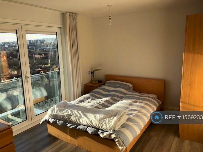 2 Bedroom Flat To Rent In Erebus Drive, Woolwich London, SE28