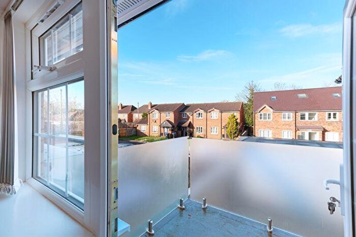 1 Bedroom Flat To Rent In Slough Road, Iver, Slo, SL0