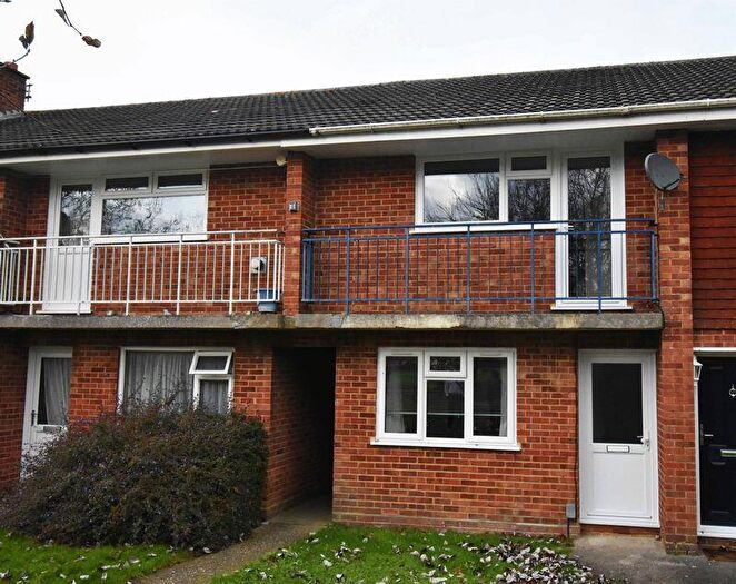 2 Bedroom Flat To Rent In Elgar Close, Basingstoke, RG22