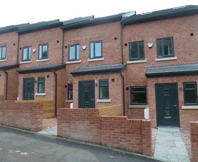 3 Bedroom Town House To Rent In Rainsough Brow, Prestwich, M25