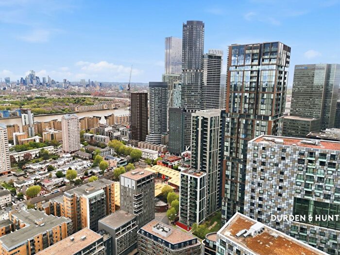 2 Bedroom Flat For Sale In Harbour Way, Maine Tower, E14