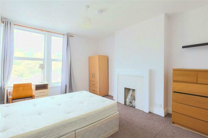3 Bedroom Apartment To Rent In Archway Road, Islington, London, N6