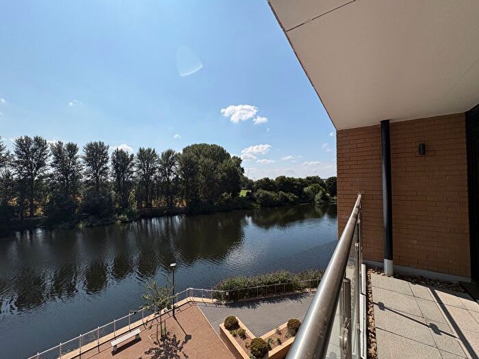 2 Bedroom Flat To Rent In Trent Lane, Nottingham, Nottinghamshire, NG2