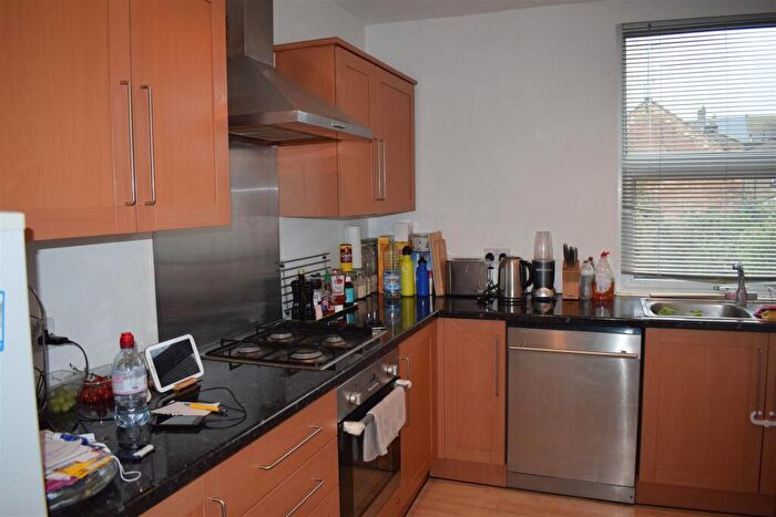 1 Bedroom Flat To Rent In Daisy Road, South Woodford, E18