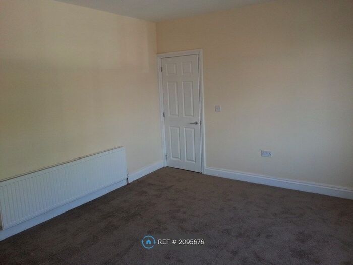 2 Bedroom Flat To Rent In St. Albans Road, Watford, WD24