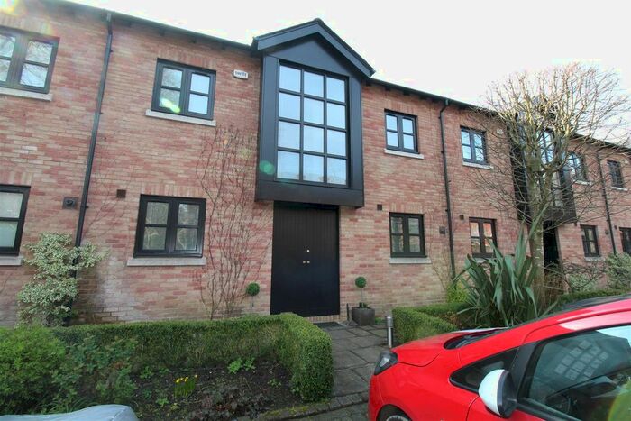 3 Bedroom Town House To Rent In Chelwood Mews, Lostock, Bolton, BL6