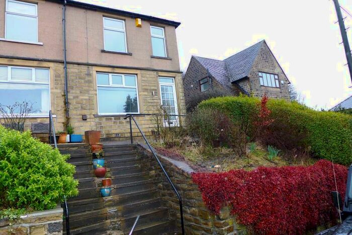 3 Bedroom Semi-Detached House To Rent In Forest Road, Almondbury, Huddersfield, HD5