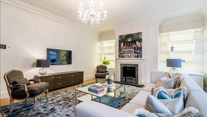 3 Bedroom Flat To Rent In London, W1K