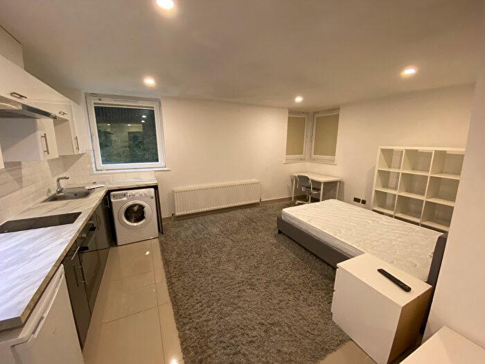 1 Bedroom Flat To Rent In Clarendon Road, Leeds, LS2