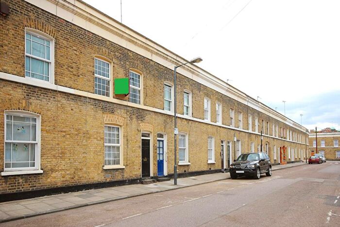 3 Bedroom House To Rent In Dunelm Street, Stepney, London, E1