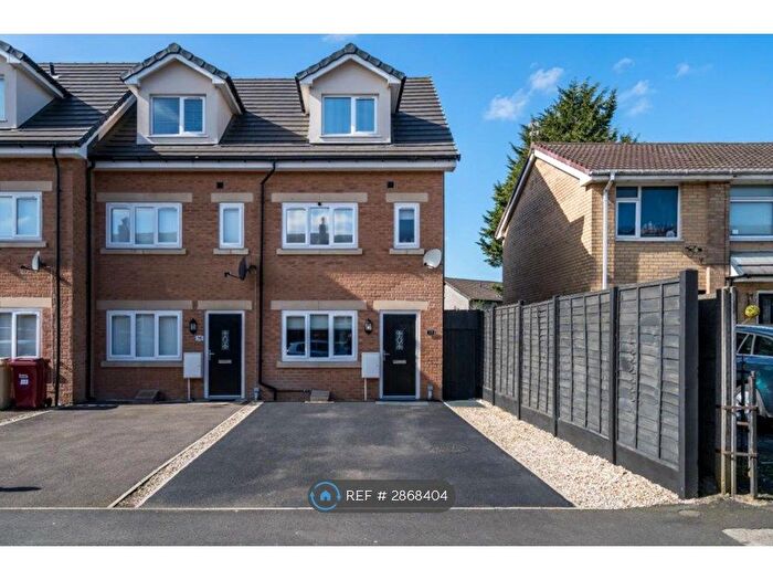 4 Bedroom End Terrace House To Rent In Moorcroft Gardens, Bolton, BL2