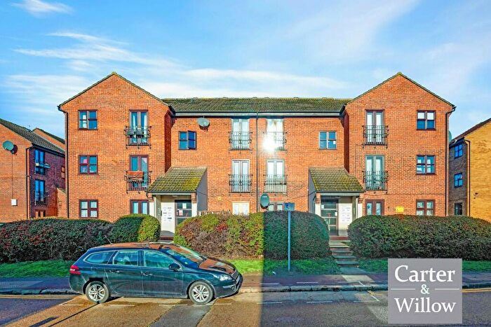 1 Bedroom Flat For Sale In Shafter Road, Dagenham, RM10