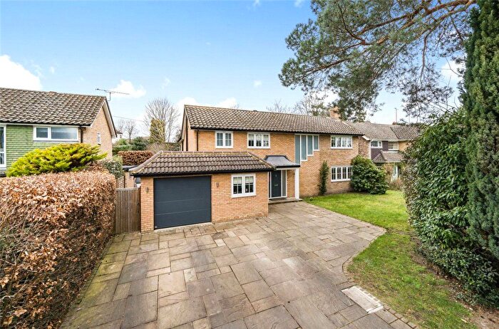 5 Bedroom Detached House To Rent In Shaftesbury Road, Woking, GU22