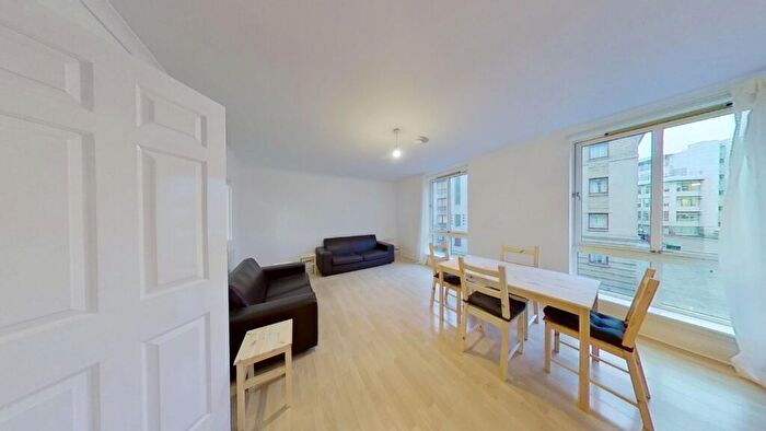 3 Bedroom Flat To Rent In East Fountainbridge, Edinburgh, EH3