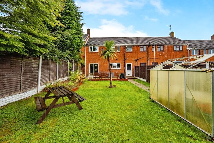 3 Bedroom Terraced House For Sale In Dimbles Lane, Lichfield, WS13