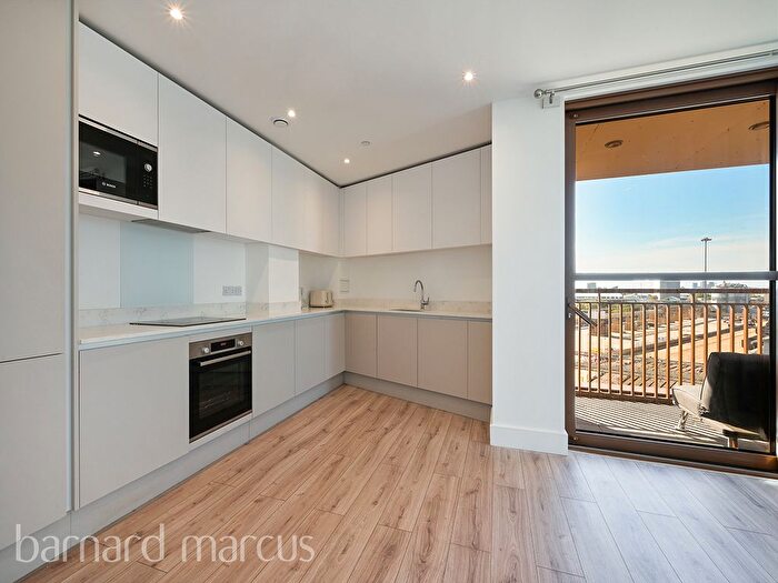 2 Bedroom Flat To Rent In Goodhall Street, London, NW10