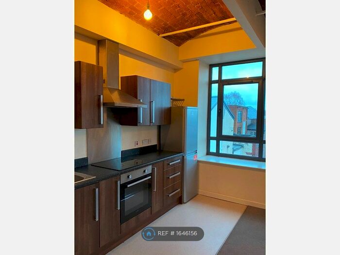 2 Bedroom Flat To Rent In Rochdale, Rochdale, OL16