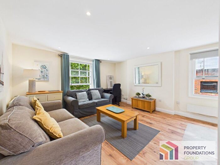 1 Bedroom Flat To Rent In Muirfield Close, Gullane Court Muirfield Close, RG1