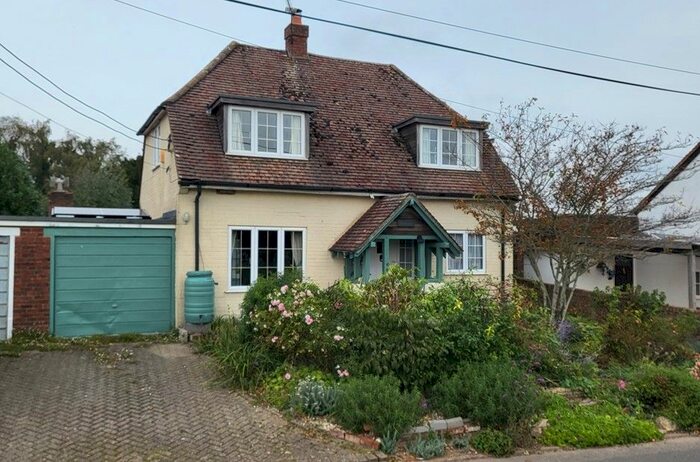 2 Bedroom Detached House For Sale In Dog Lane, Ashampstead, RG8