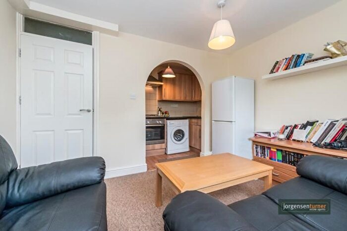 2 Bedroom Flat To Rent In Loftus Road, Shepherds Bush, W12