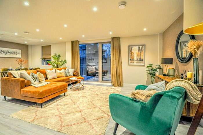 1 Bedroom Flat To Rent In The Metalworks, Petersfield Avenue, Slough, Berkshire, SL2