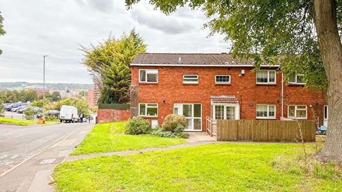3 Bedroom End Of Terrace House For Sale In Lambourn Close, Windmill Hill, BS3