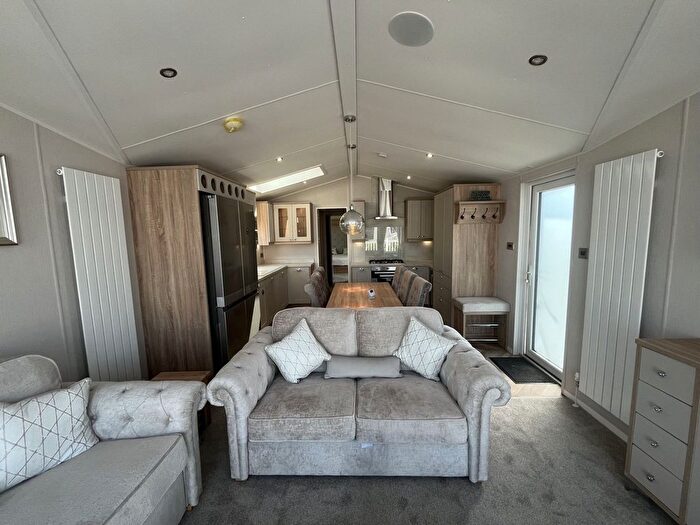 2 Bedroom Lodge For Sale In Edithmead, Highbridge, TA9