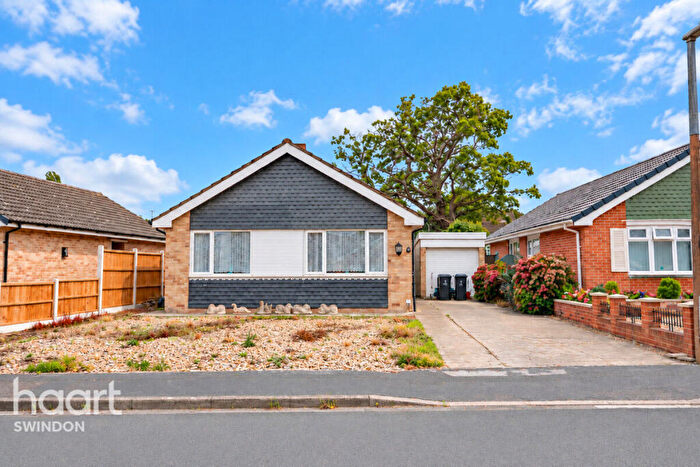 2 Bedroom Detached Bungalow For Sale In Avonmead, Swindon, SN25