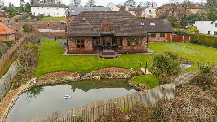 4 Bedroom Detached House For Sale In Holly Farm Court, Burghwallis, DN6