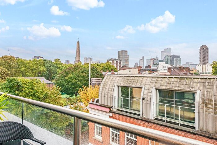 2 Bedroom Apartment To Rent In London, EC1V