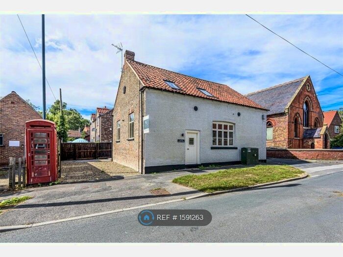 3 Bedroom Detached House To Rent In Back Street, Langtoft, YO25