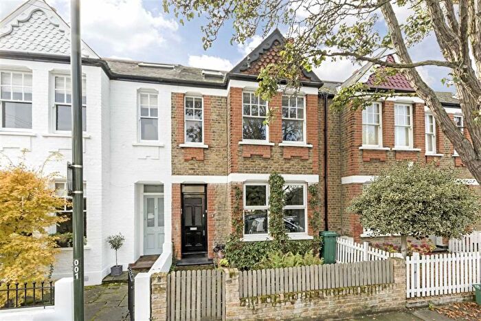 2 Bedroom Flat To Rent In Chilton Road, Kew, Richmond, TW9