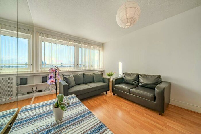 2 Bedroom Flat To Rent In Austin Road, Battersea, London, SW11