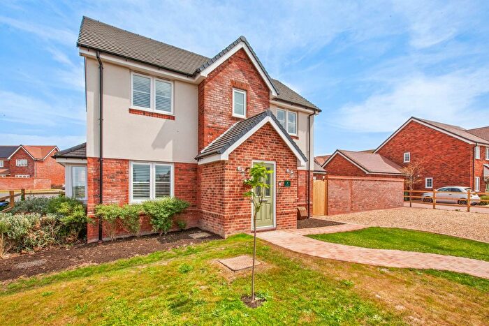 3 Bedroom Detached House For Sale In Roylands, Stoke Mandeville, HP22