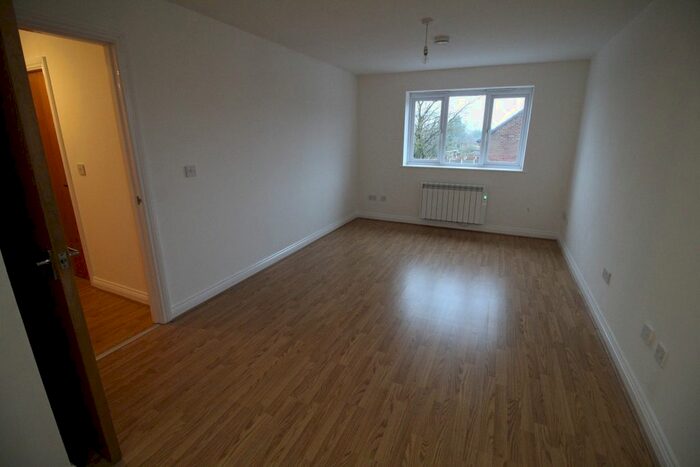 2 Bedroom Flat To Rent In 63 Whalley Road, Middleton M24