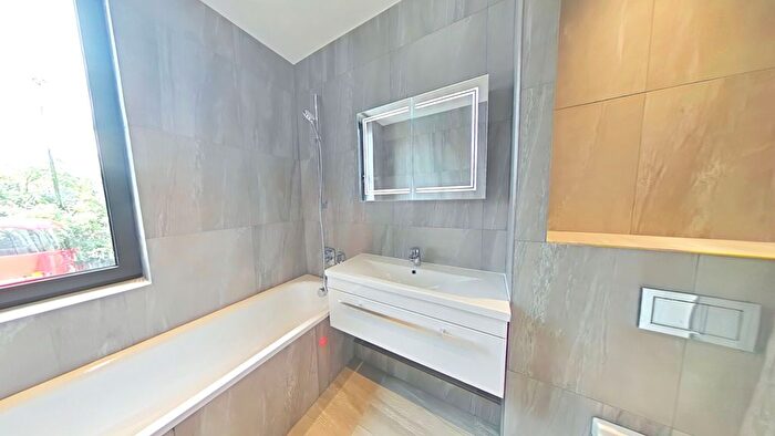 2 Bedroom Detached House For Sale In Cassland Road, London, Greater London, E9