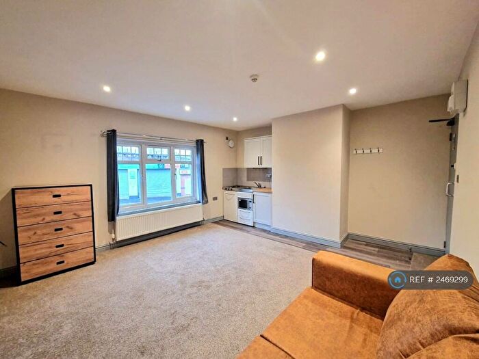 1 Bedroom Flat To Rent In Station Road, Northfield, Birmingham, B31