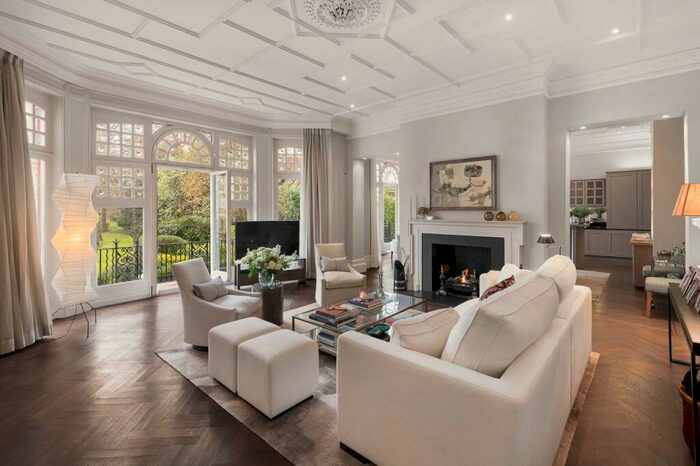 3 Bedroom Flat To Rent In Elm Park Gardens, London, SW10