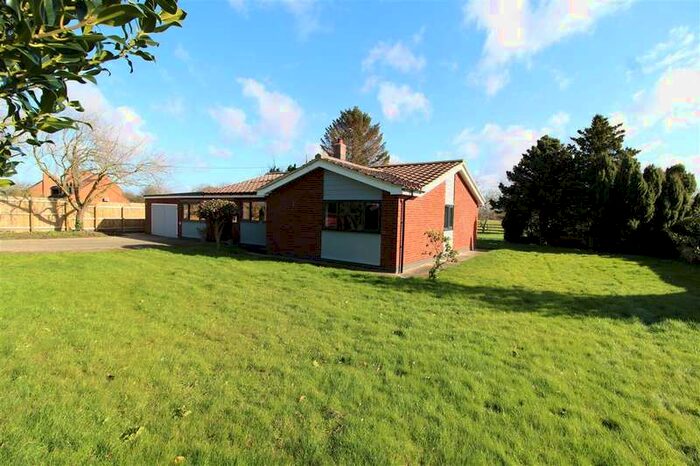 4 Bedroom Detached Bungalow For Sale In The Chestnuts, Thorney Road, Wigsley, Newark, NG23