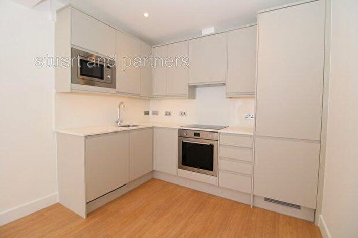 3 Bedroom Apartment To Rent In Perrymount Road, Haywards Heath, RH16