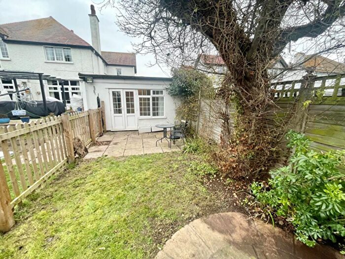 1 Bedroom Apartment To Rent In Fitzroy Avenue, Kingsgate, CT10