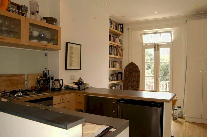 1 Bedroom Flat To Rent In Goldhawk Road, Shepherd's Bush, London, W12